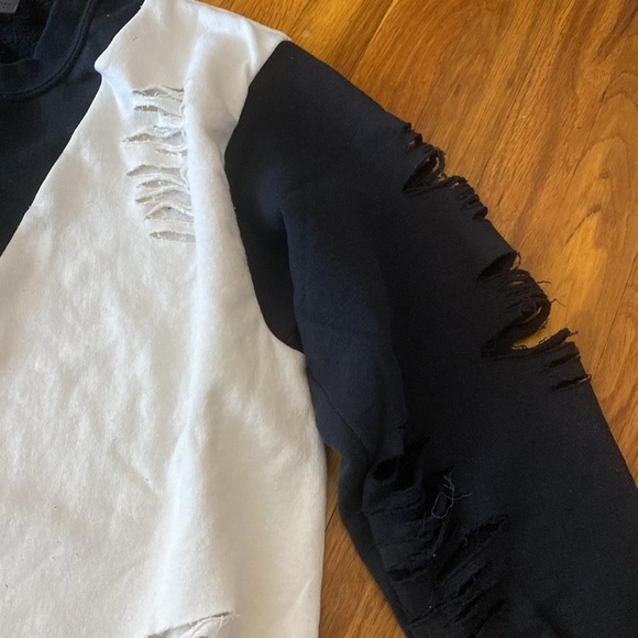Carmar Women’s Black and White Distressed Sweatshirt Size S - Picture 4 of 8